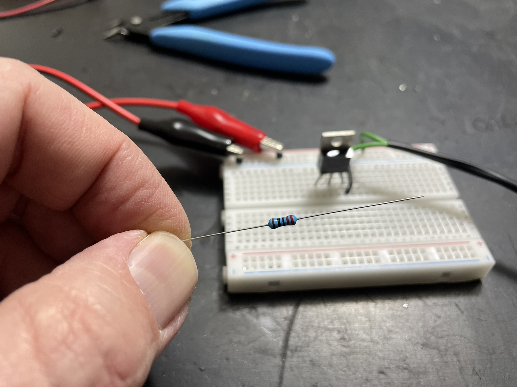 Breadboard circuit with 220 Ohm gate resistor for MOSFET protection and PWM input