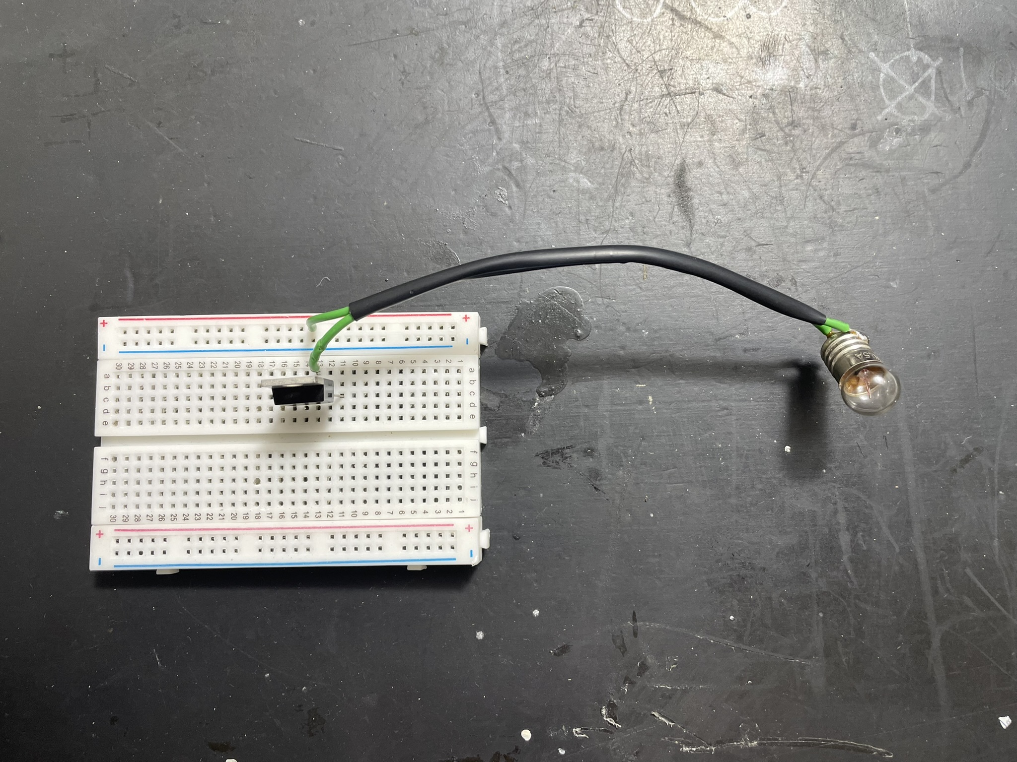 Low-side switching circuit for bicycle light with 30A current handling